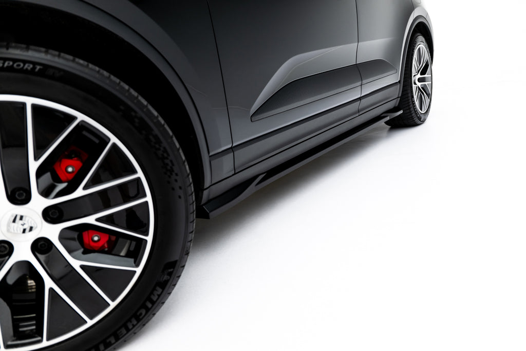 Set di Splitter Porsche Macan EV Mk1 — dettaglio del fissaggio