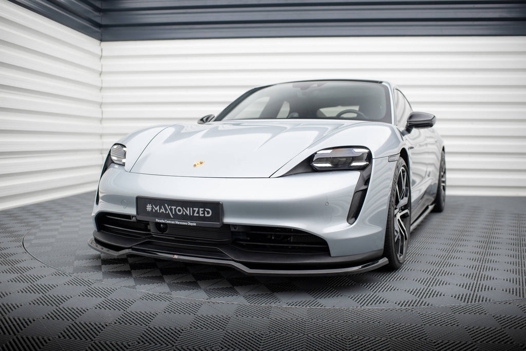 Set di Splitter Porsche Panamera Mk1 Taycan / Taycan 4 / Taycan 4S — montato sulla vettura