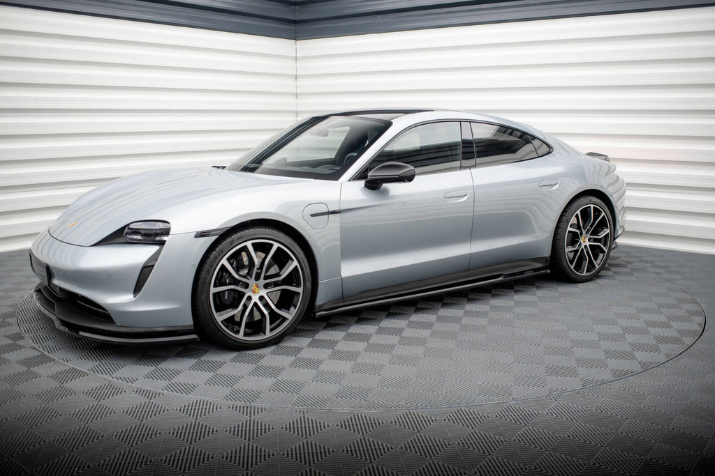Set di Splitter Porsche Panamera Mk1 Taycan / Taycan 4 / Taycan 4S — particolare della finitura