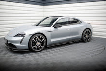 Load image into Gallery viewer, Set di Splitter Porsche Panamera Mk1 Taycan / Taycan 4 / Taycan 4S — particolare della finitura