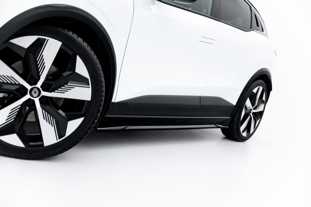 Set di Splitter Renault Megane E-Tech Electric Mk1 — particolare della finitura
