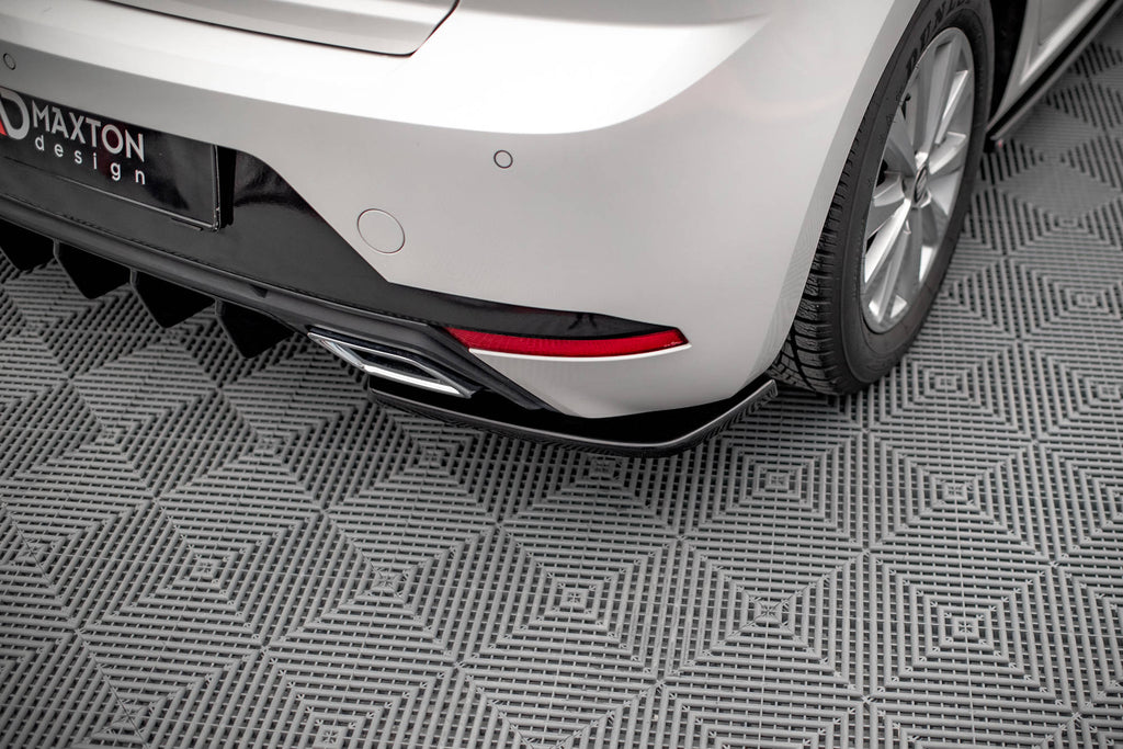 Set di Splitter Seat Ibiza Mk5 FR — dettaglio del fissaggio