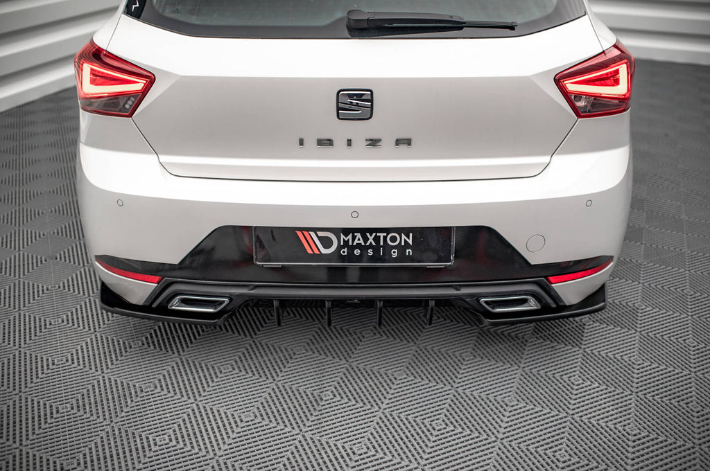Set di Splitter Seat Ibiza Mk5 FR — vista angolata