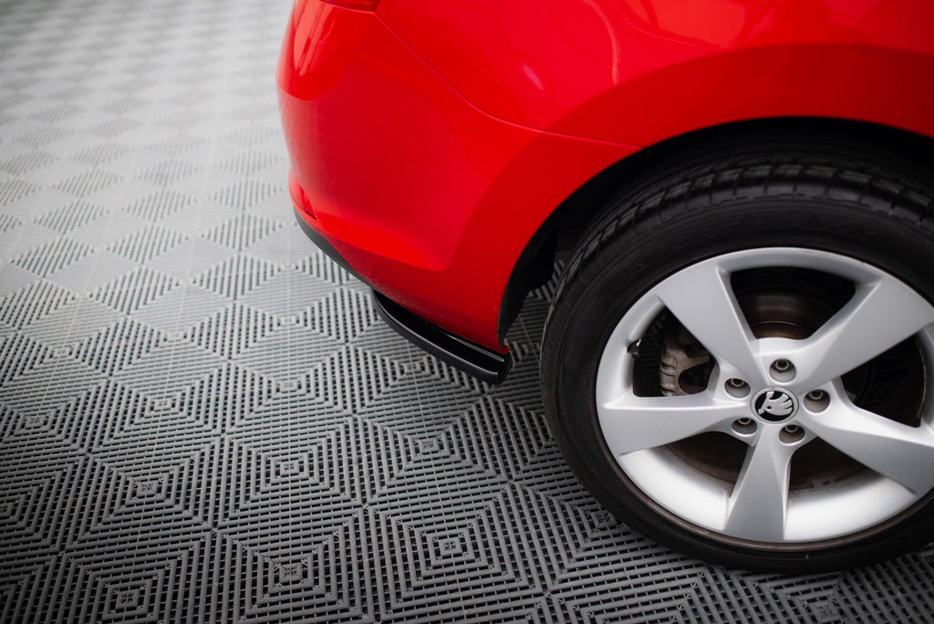 Set di Splitter Skoda Rapid Mk1 — dettaglio della superficie