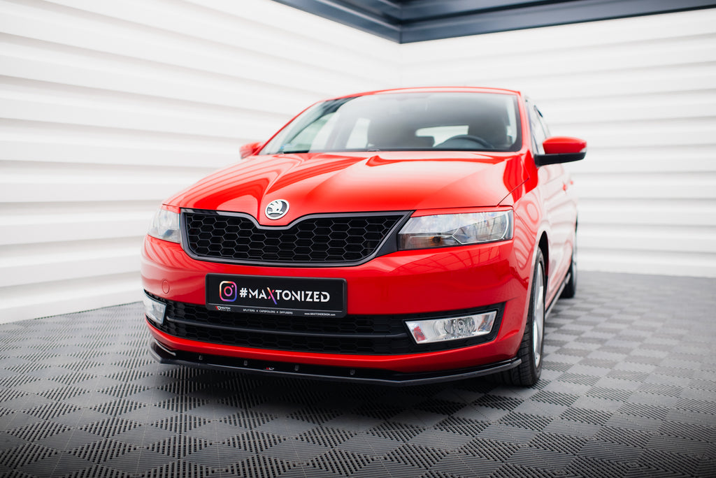 Set di Splitter Skoda Rapid Mk1 — montato sulla vettura