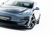 Load image into Gallery viewer, Set di Splitter Tesla Model 3 Mk1 — dettaglio del fissaggio