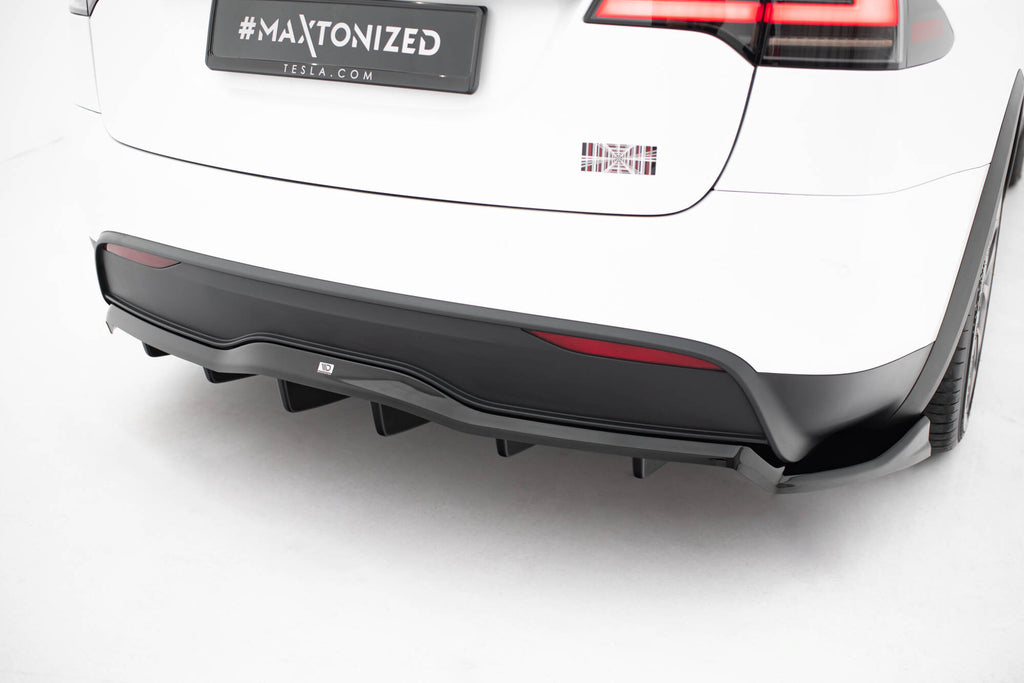 Set di Splitter Tesla Model X Mk1 Facelift — vista angolata