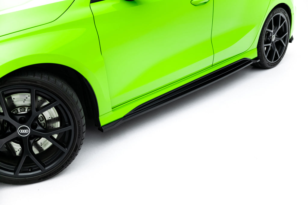 Set di Splitter V.1 Audi RS3 Sportback 8Y Facelift — particolare della finitura