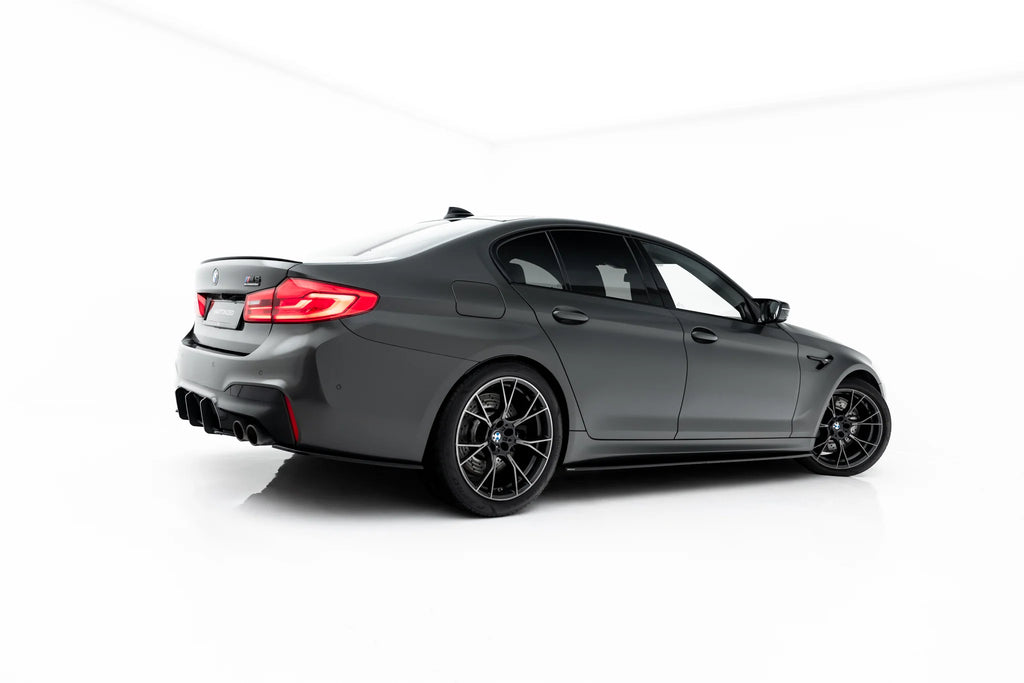 Set di Splitter V.1 BMW Serie M5 F90 — particolare della finitura