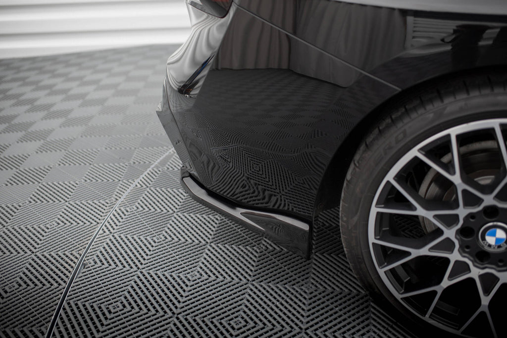 Set di Splitter V.2 BMW 2 Coupe G42 — vista angolata