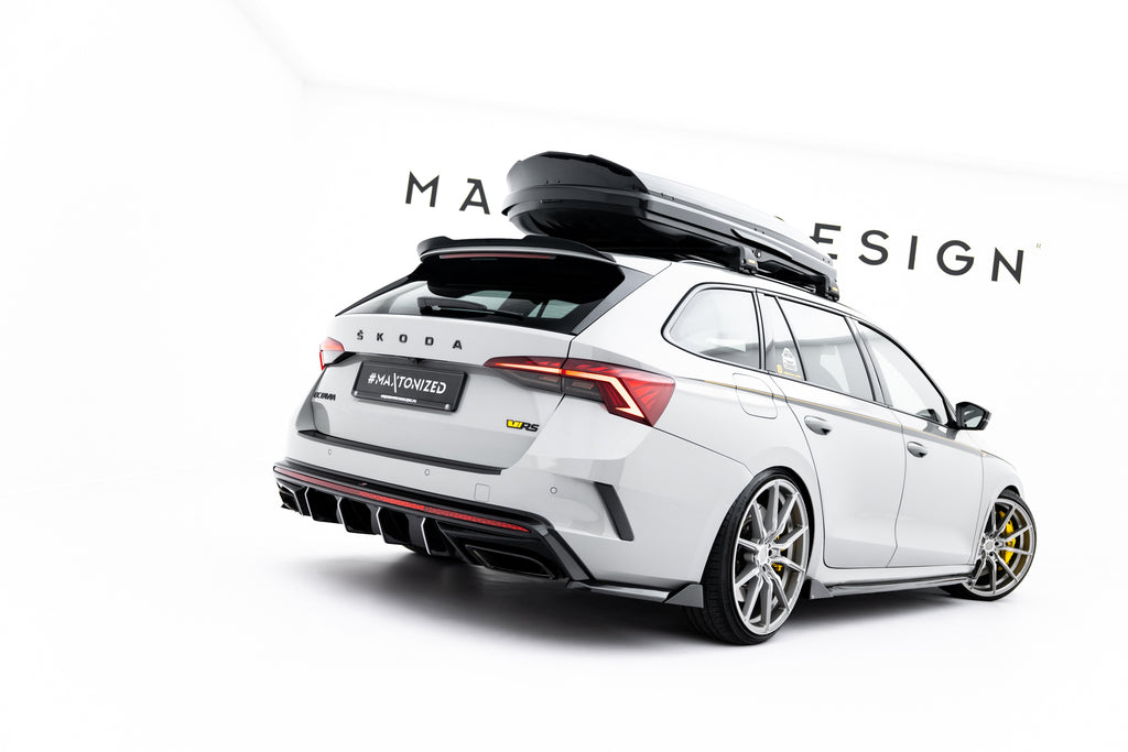 Set di Splitter V.2 Skoda Octavia RS Station Wagon Mk4 — dettaglio della superficie