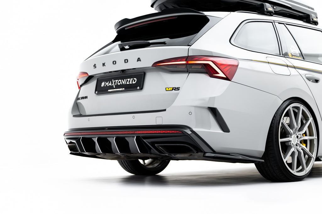 Set di Splitter V.2 Skoda Octavia RS Station Wagon Mk4 — vista d'insieme