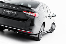 Load image into Gallery viewer, Set di Splitter V.2 Skoda Superb Berlina Mk4 — vista frontale