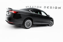 Load image into Gallery viewer, Set di Splitter V.2 Skoda Superb Berlina Mk4 — dettaglio del profilo