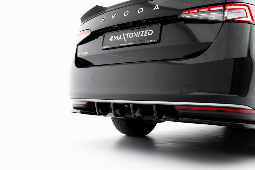 Set di Splitter V.2 Skoda Superb Berlina Mk4 — vista posteriore