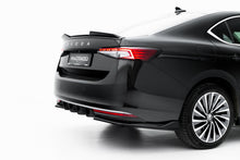 Load image into Gallery viewer, Set di Splitter V.2 Skoda Superb Berlina Mk4 — dettaglio del fissaggio