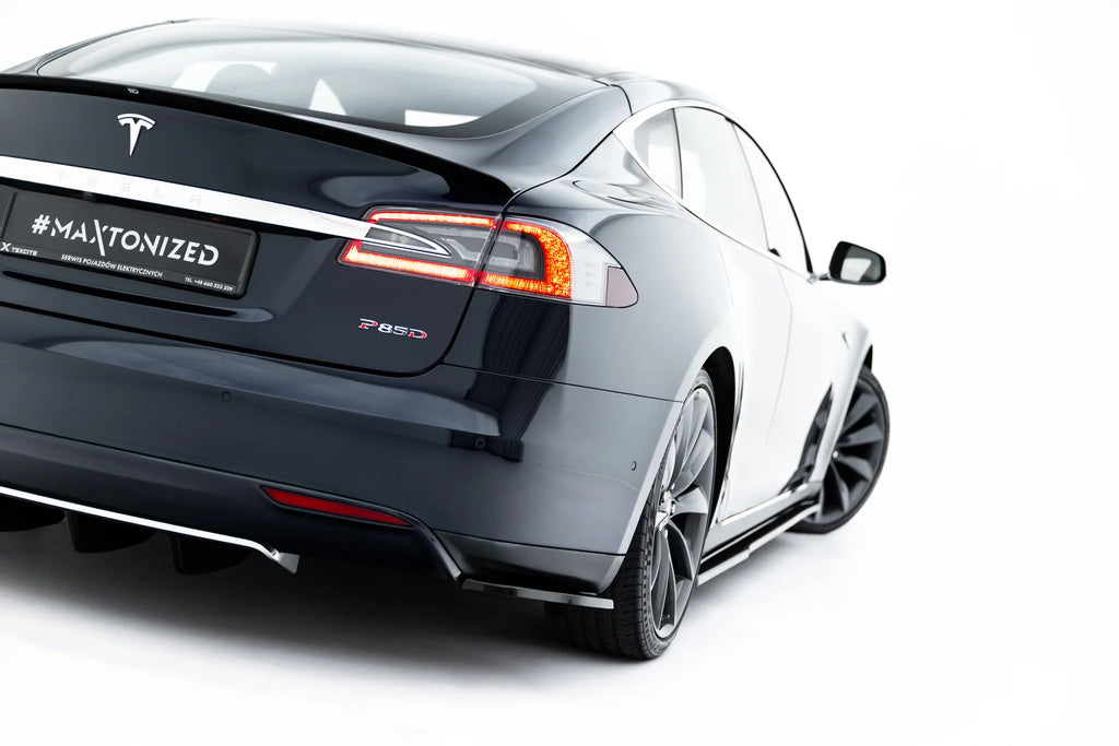Set di Splitter V.2 Tesla Model S Mk1 — dettaglio del fissaggio