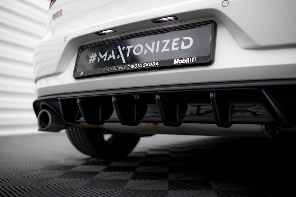 Set di Splitter Volkswagen Golf GTI Mk7 Facelift — vista posteriore