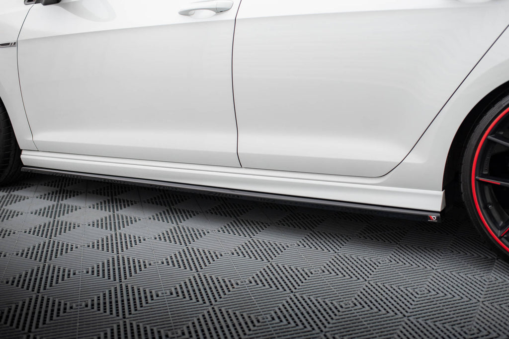 Set di Splitter Volkswagen Golf R Hatchback Mk7 — vista laterale