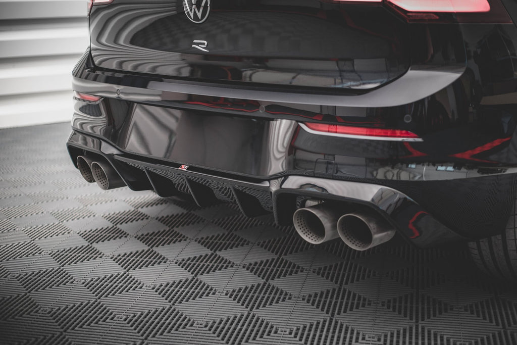 Set di Splitter Volkswagen Golf R Hatchback Mk8 — dettaglio del fissaggio