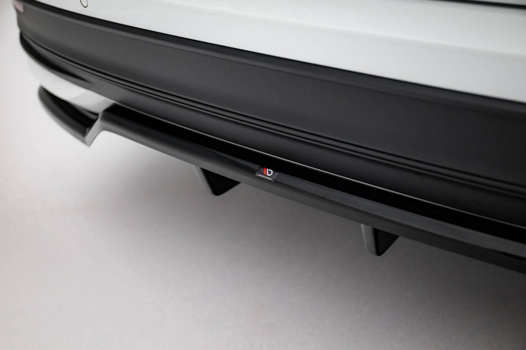 Set di Splitter Volkswagen Passat B9 — vista angolata