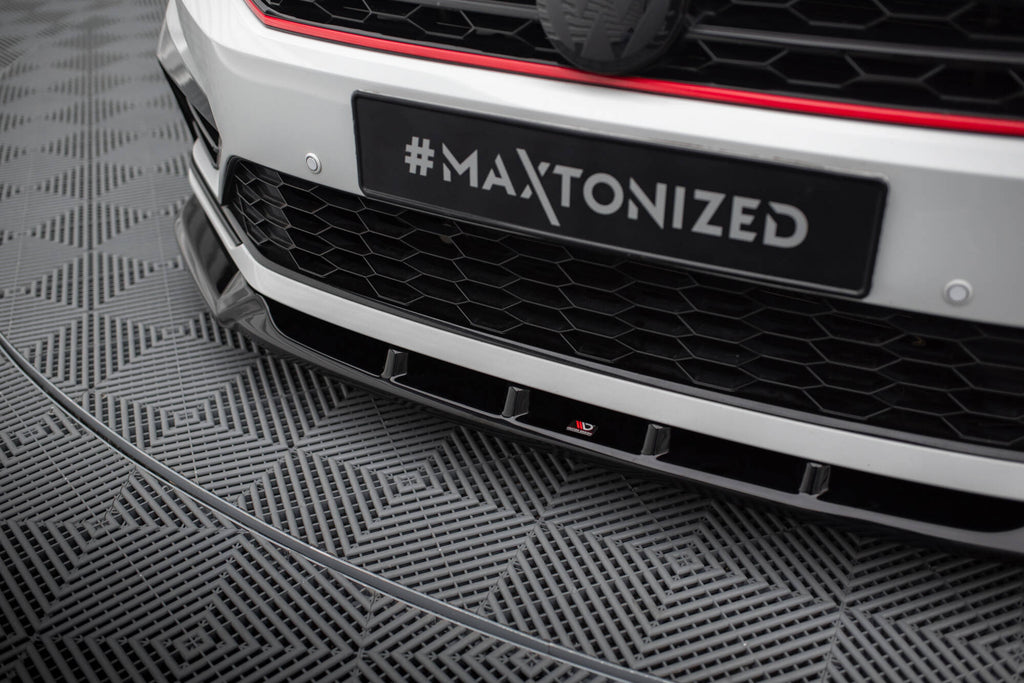 Set di Splitter Volkswagen Passat B8 Facelifts USA GT — particolare del bordo