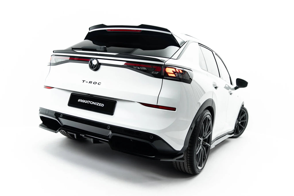 Set di Splitter Volkswagen T-Roc Mk2 R-Line — vista angolata