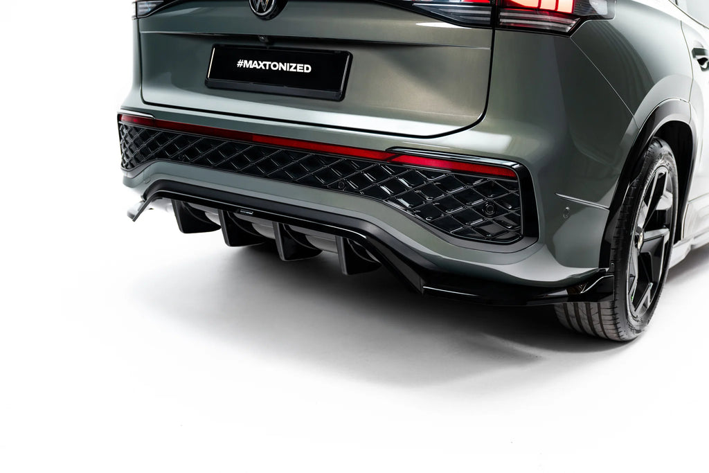 Set di Splitter Volkswagen Tayron Mk1 R-Line — particolare della finitura