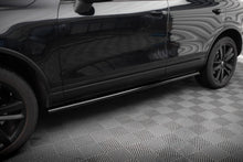Load image into Gallery viewer, Set di Splitter Volkswagen Touareg Mk2 — dettaglio della superficie