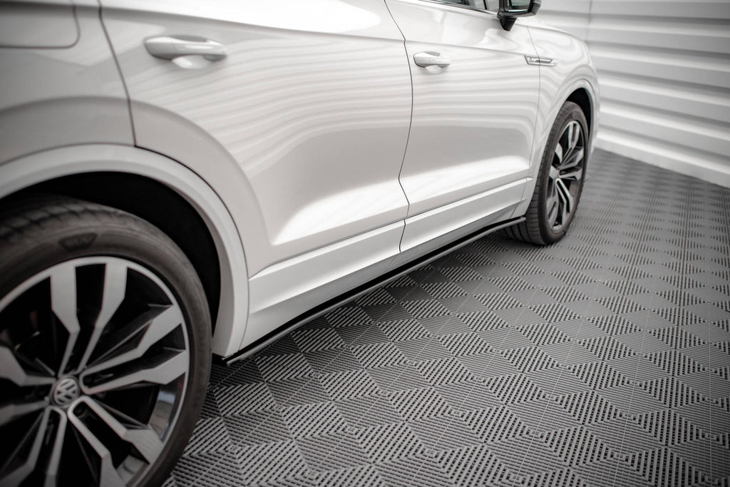 Set di Splitter Volkswagen Touareg Mk3 R-Line — dettaglio della superficie