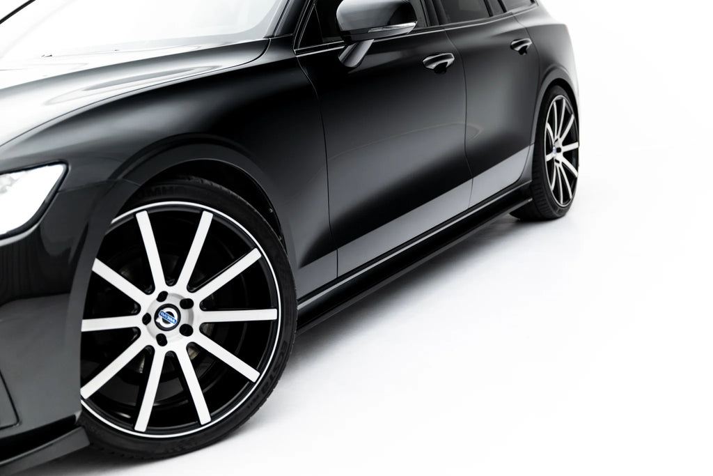 Set di Splitter Volvo V60 Mk3 R-Design — vista d'insieme