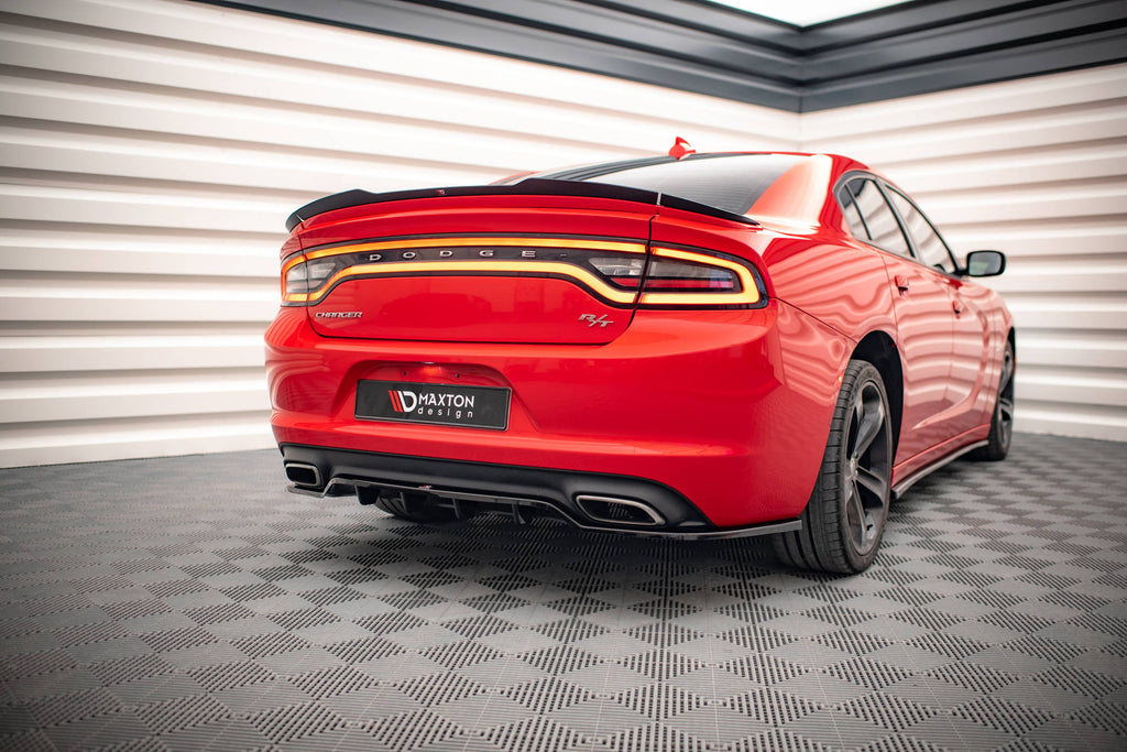 Estensione Spoiler Dodge Charger SRT Mk7 Facelift RT — vista angolata