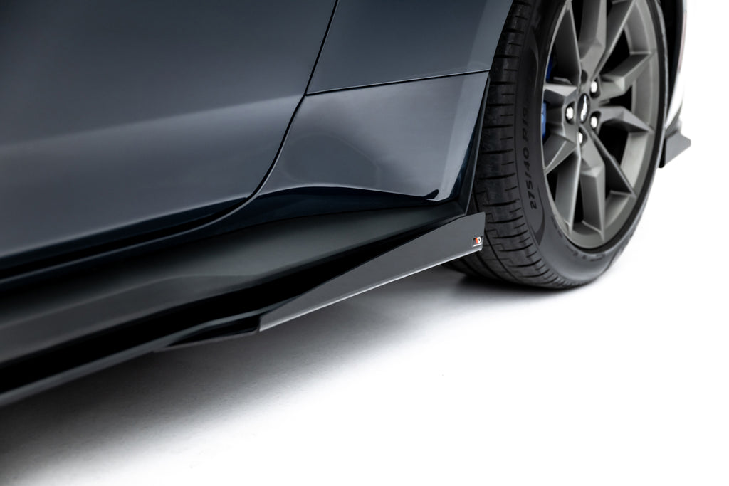 Flap Laterali Ford Mustang Mk7 Dark Horse Street Pro — vista d'insieme