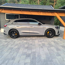 Carica l'immagine nel visualizzatore di Gallery, Diffusori Sotto Minigonne Audi e-tron S-Line — dettaglio del profilo