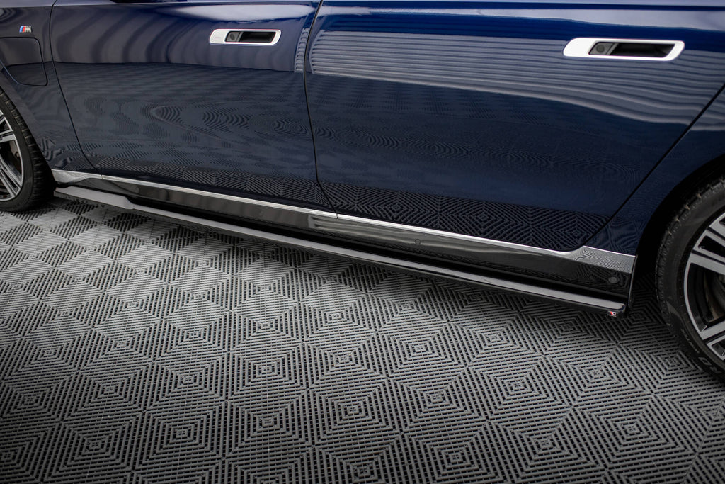 Diffusori Sotto Minigonne BMW Serie 7 G70 750e xDrive M-Pack / M760e xDrive / i7 eDrive50 M-pack — montato sulla vettura