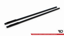 Load image into Gallery viewer, Diffusori Sotto Minigonne BMW Serie 7 G70 750e xDrive M-Pack / M760e xDrive / i7 eDrive50 M-pack — particolare della finitura