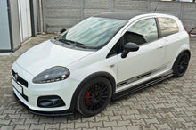 Carica l'immagine nel visualizzatore di Gallery, Diffusori sotto minigonne montati sulla Fiat Grande Punto Abarth