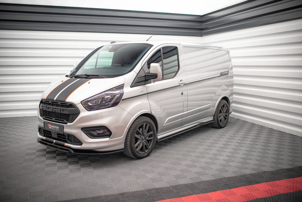 Diffusori sotto minigonne montati sul Ford Transit Custom ST-Line
