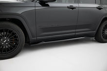 Load image into Gallery viewer, Diffusori Sotto Minigonne Jeep Grand Cherokee Mk5 — montato sulla vettura