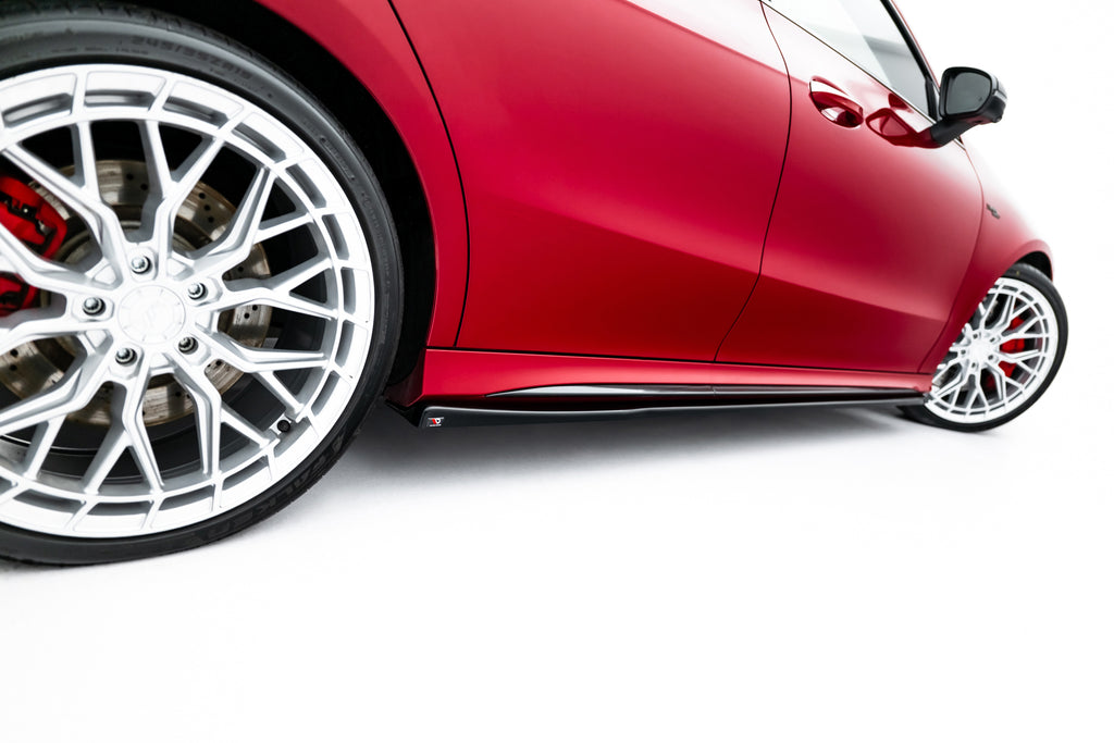 Diffusori Sotto Minigonne Mercedes CLA 35 AMG C118 Facelift AMG 45 Aero — particolare della finitura