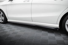 Load image into Gallery viewer, Diffusori Sotto Minigonne Mercedes CLA C117 Facelift — particolare della finitura