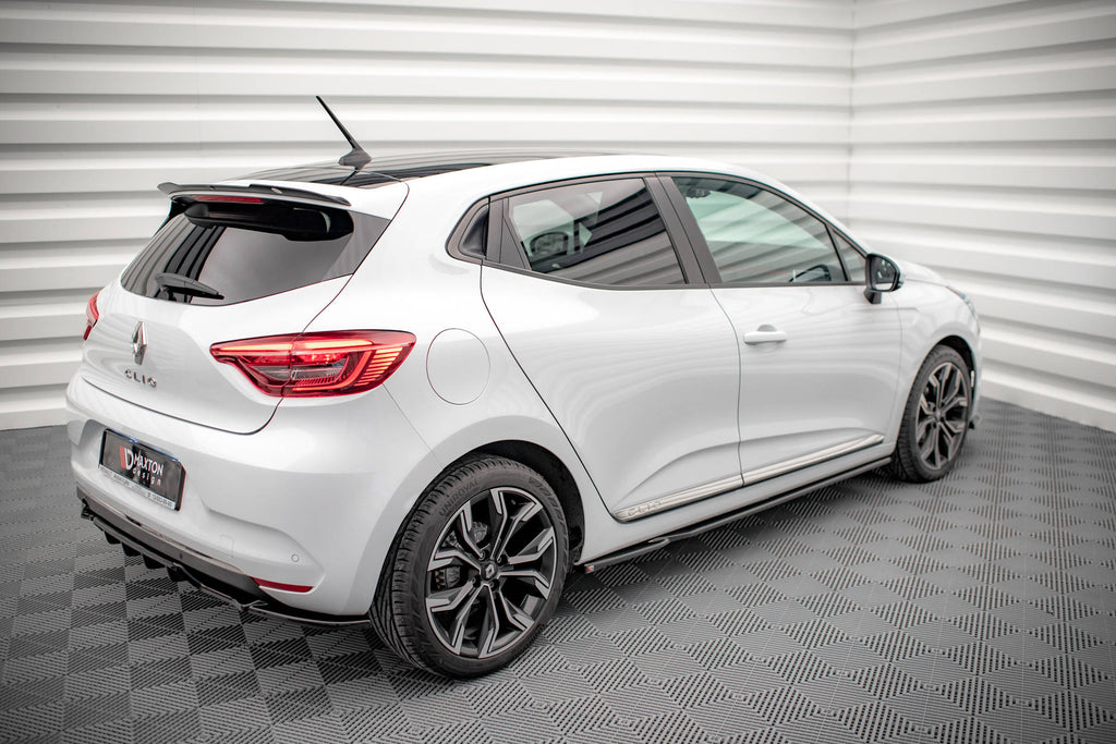Diffusori sotto minigonne montati sulla Renault Clio Mk5