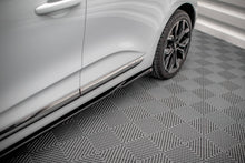 Carica l'immagine nel visualizzatore di Gallery, Renault Clio Mk5 con diffusori sotto minigonne Maxton Design installati