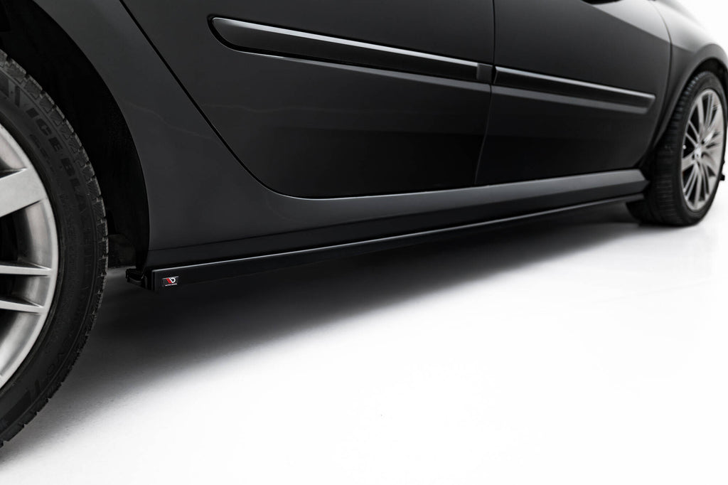 Diffusori Sotto Minigonne Renault Laguna Hatchback Mk3 GT — particolare della finitura