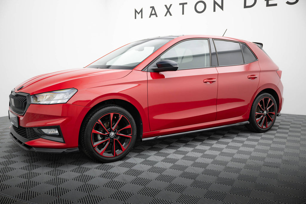 Diffusori Sotto Minigonne Skoda Fabia Mk4 — montato sulla vettura