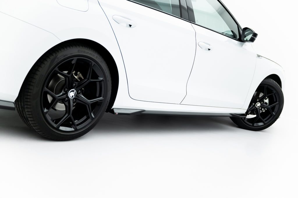 Diffusori Sotto Minigonne Skoda Octavia Mk4 Facelift Sportline — vista d'insieme