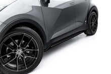 Load image into Gallery viewer, Diffusori Sotto Minigonne Toyota C-HR Mk2 — dettaglio del fissaggio