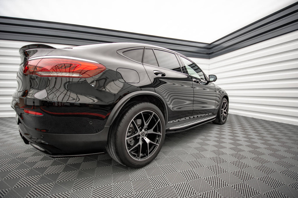 Dettaglio del profilo dei diffusori sotto minigonne V.1 per GLC Coupé AMG-Line