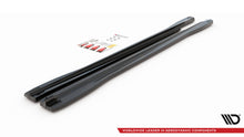Carica l'immagine nel visualizzatore di Gallery, Diffusori sotto minigonne V.2 Maxton Design per Audi Q3 S-Line e RSQ3 F3, ABS nero lucido - dettaglio del profilo