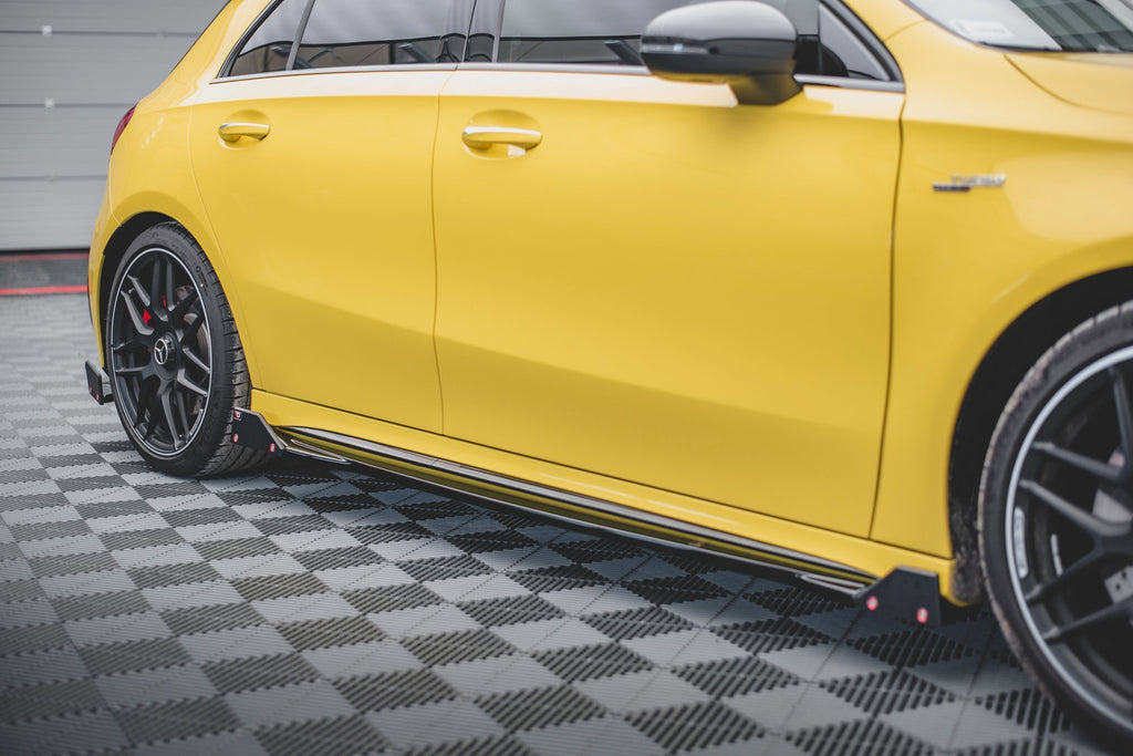 Diffusori Sotto Minigonne V.2 Mercedes Classe A 35 AMG W177 + Flap AMG 45 S Aero Pack — montato sulla vettura